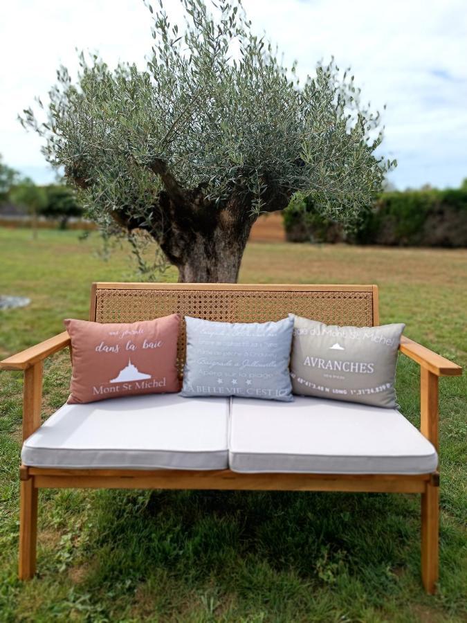 Maison Bailly Ducey-Les Cheris ภายนอก รูปภาพ